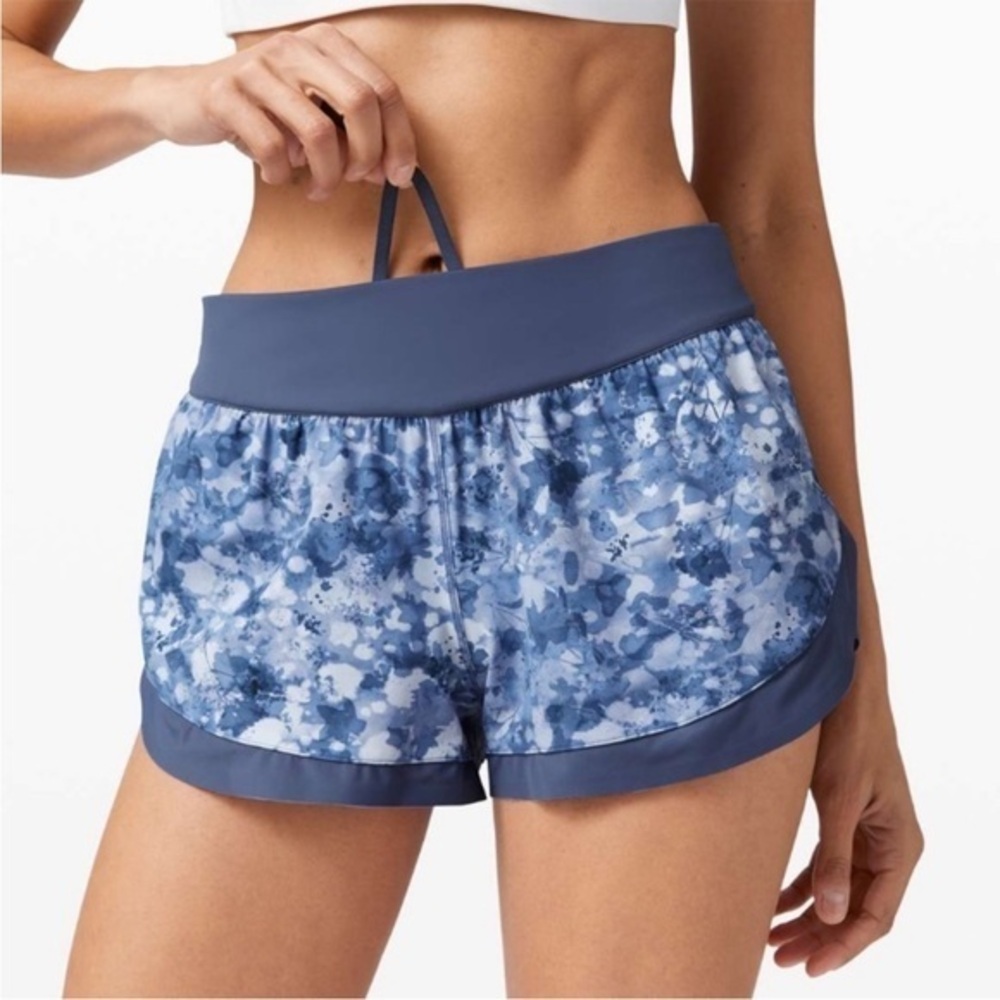 •LULULEMON•Calm Tide Run Short 2.5” Dapple Blossom Rare Find